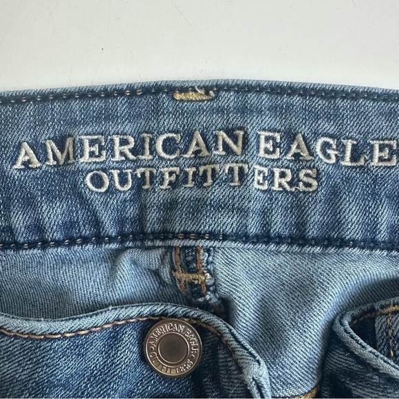 American Eagle Low Rise Artist Jean 8 Long Medium Wash
Flare Leg Y2K 2010s Denim - Picture 7 of 8